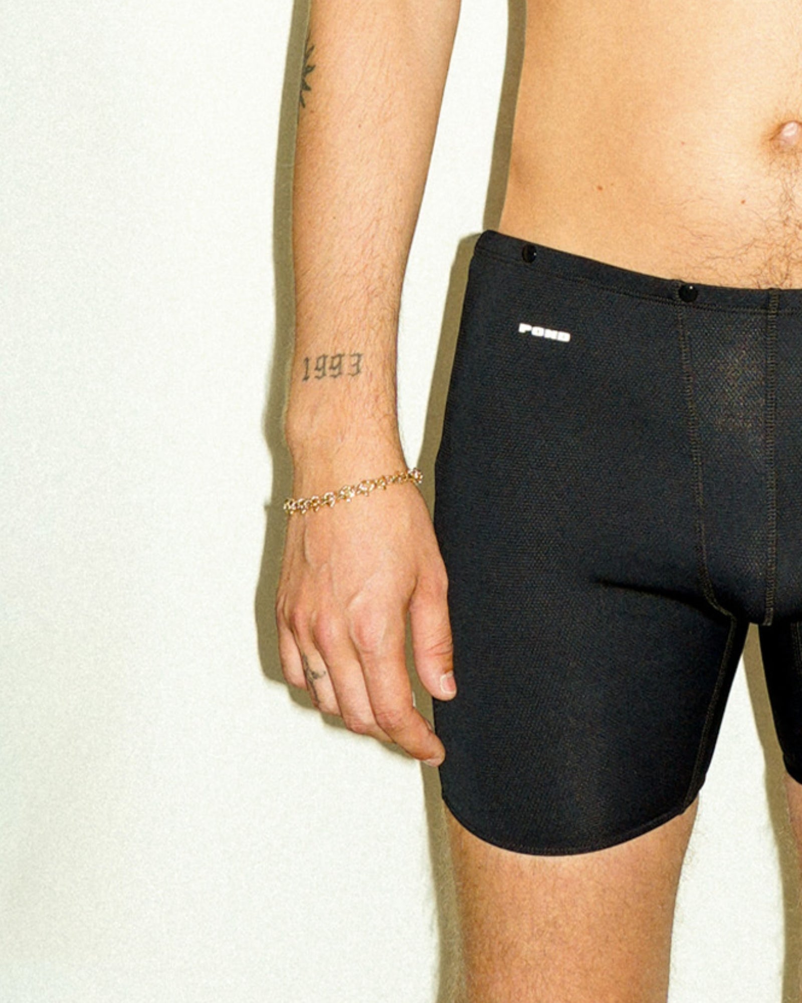 Tight fit with contoured pouch