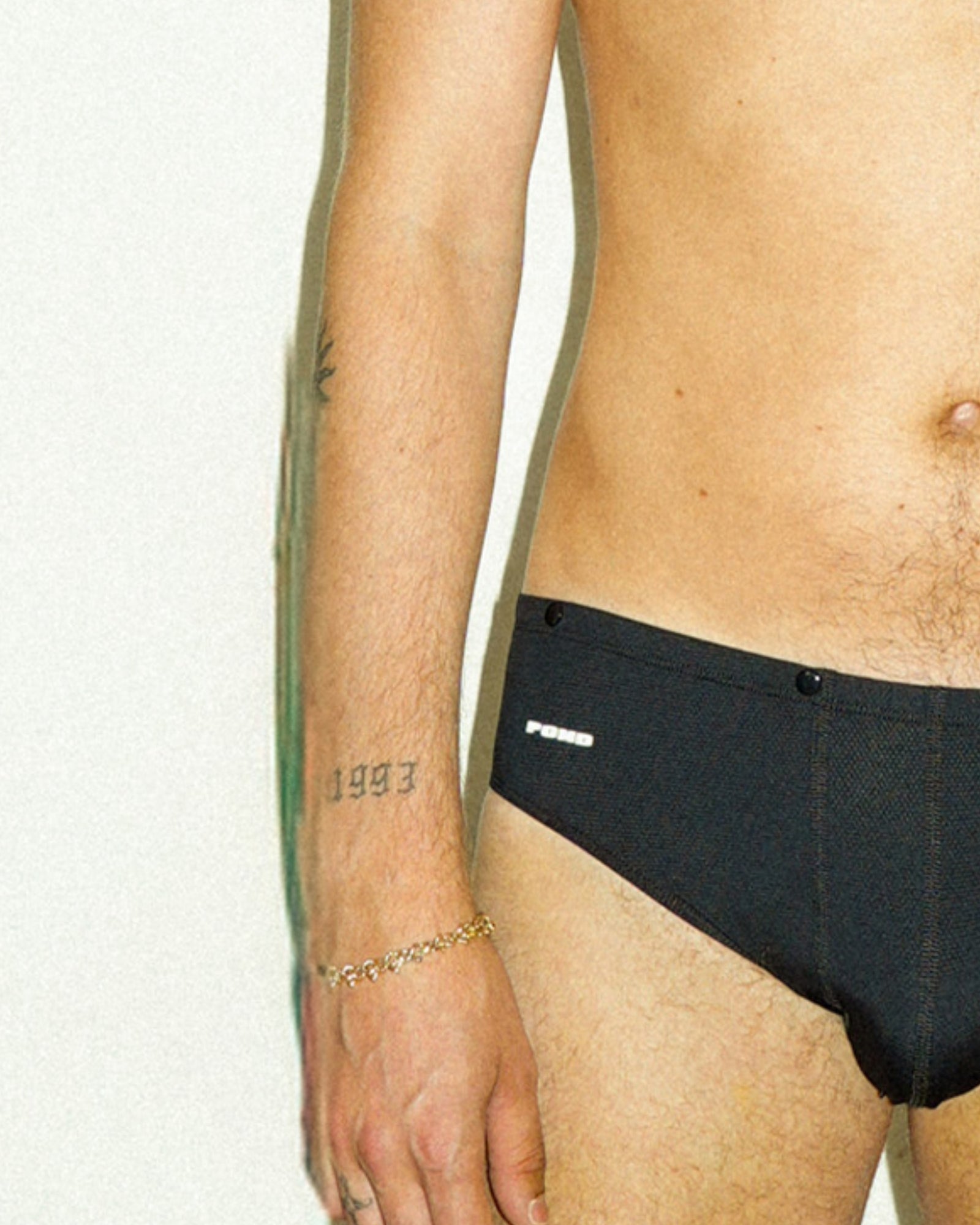 Tight fit with contoured pouch