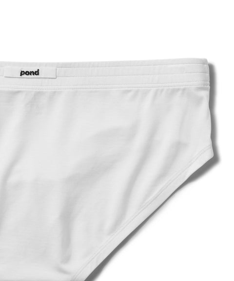 Essential Brief '25 Wavy White