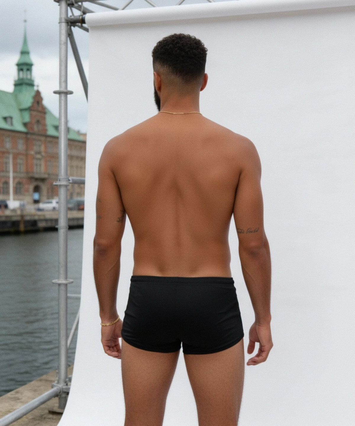 POND4 8.2" Swim Brief Deep Sea Black