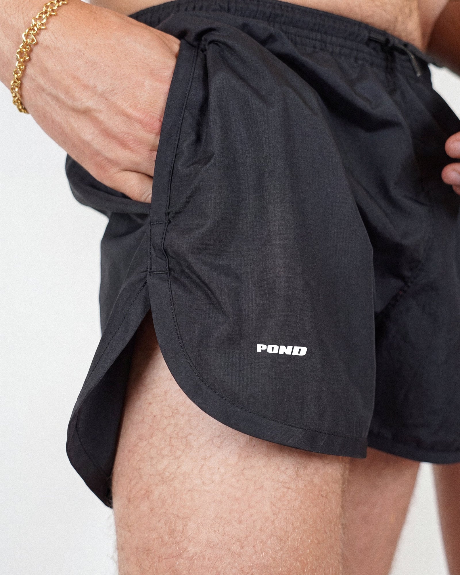 Zipper-pocket with room for phone